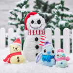 雪人維尼太可愛! 東京迪士尼「聖誕版毛絨公仔」登場 「呆萌唐老鴨」戴上圍巾萌翻天